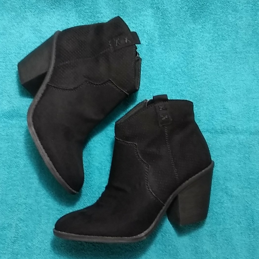Suede Boots time and true size 7